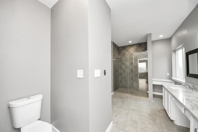 Building Photo - 5723 Whitemills Dr