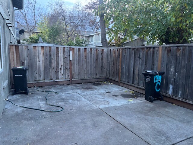 Building Photo - 1395 McQuesten Dr