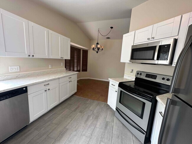 Building Photo - 2540 W Falbrook Way
