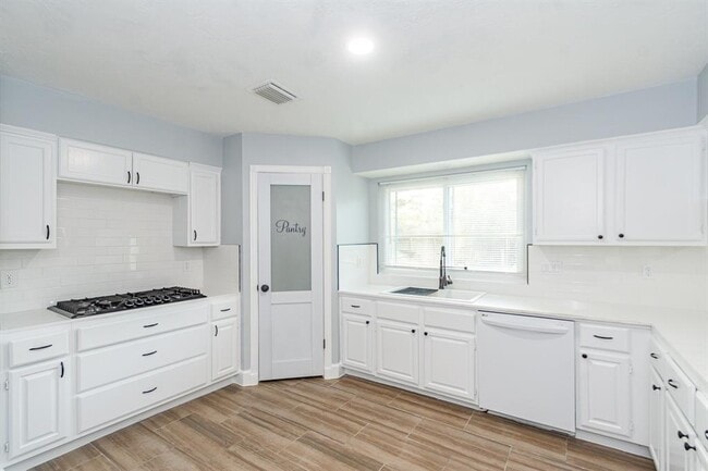 Building Photo - 8611 Spruce Mill Dr