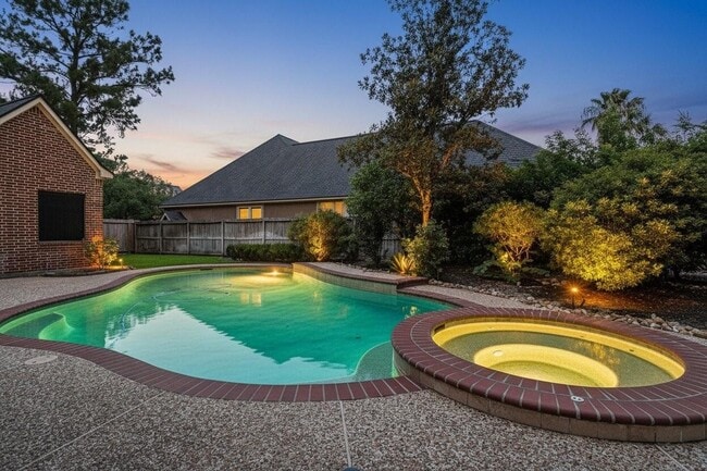 Building Photo - 13602 Springmint Dr