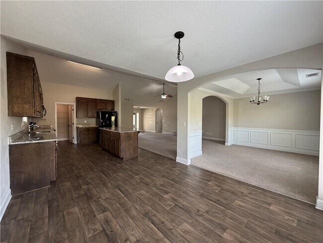 Building Photo - 624 River Mist Cir