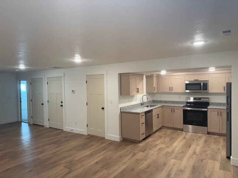 Kitchen - 1322 E 750 S