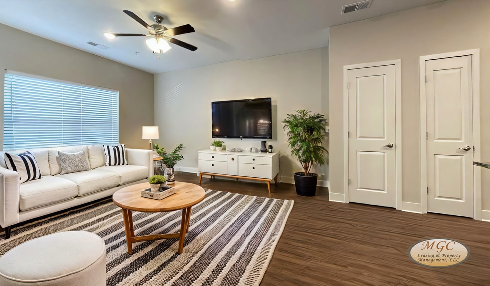 Primary Photo - 5511 NE 80th Ter