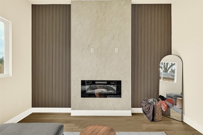 Building Photo - 706 Savonna