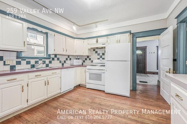 Building Photo - 259 Valley Ave NW