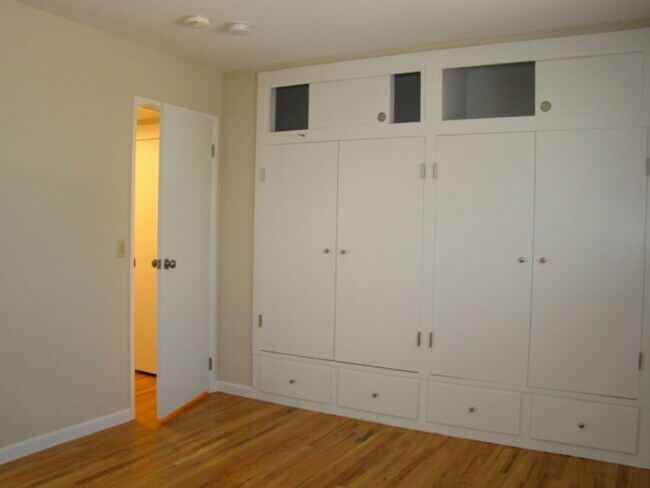 Building Photo - 14976 Ridgetop Dr