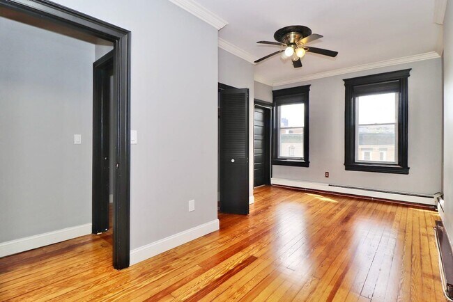 Building Photo - 388 Baldwin Ave