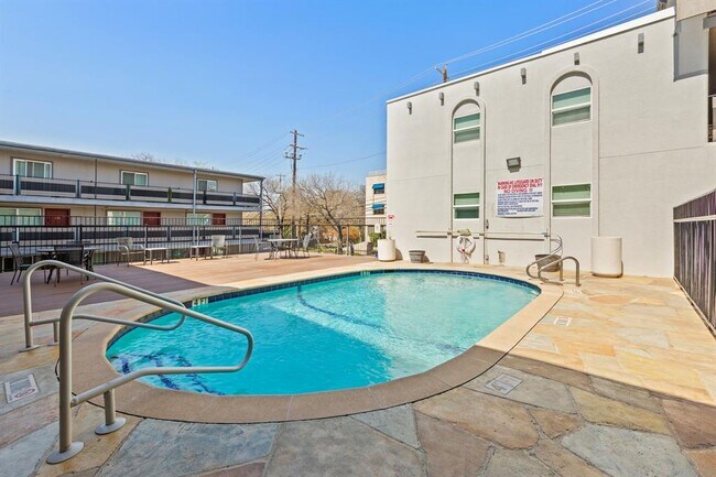 Building Photo - 3110 Red River St