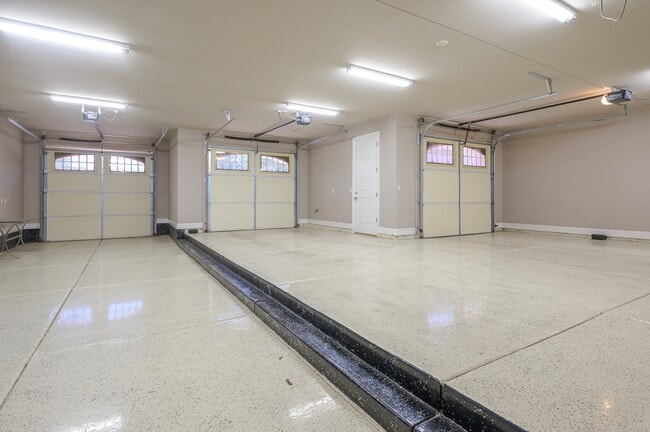 Building Photo - 1362 Pioneer Trail