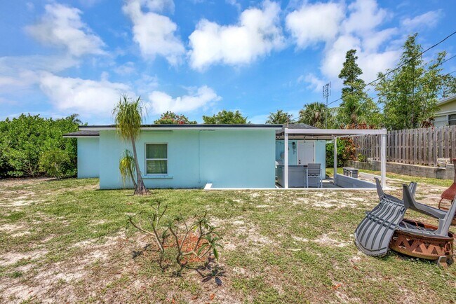 Building Photo - 3837 NE Melba Dr