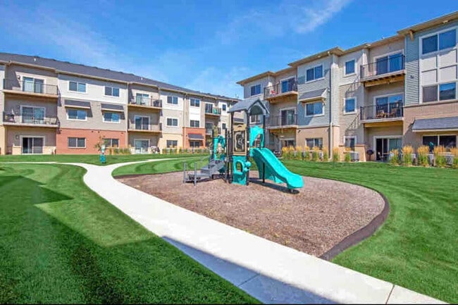 Building Photo - 8350 Cascade Ave