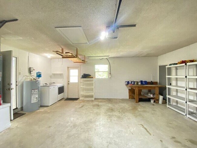 Building Photo - 104 Hatfield Ct