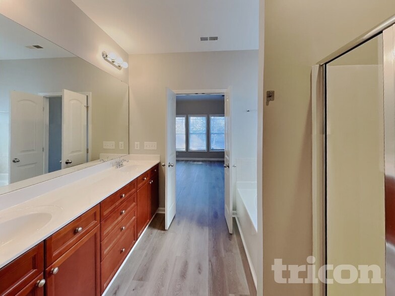 Building Photo - 3152 Landing Falls Ln