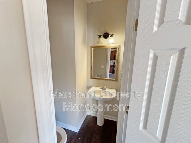 Building Photo - 301 Pampas Ct