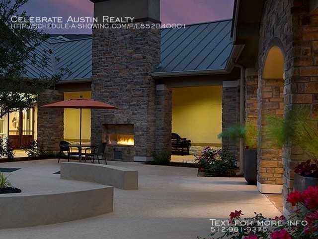 Building Photo - James on South First