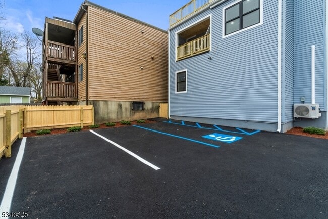 Building Photo - 167 Harrison Ave