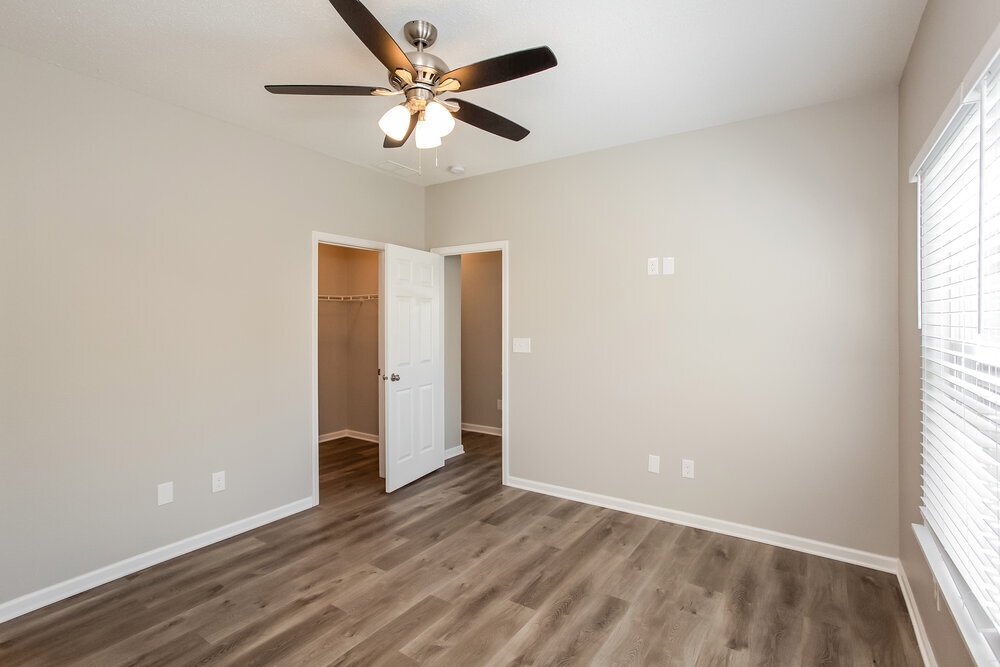 Building Photo - 7150 Parklake Pl