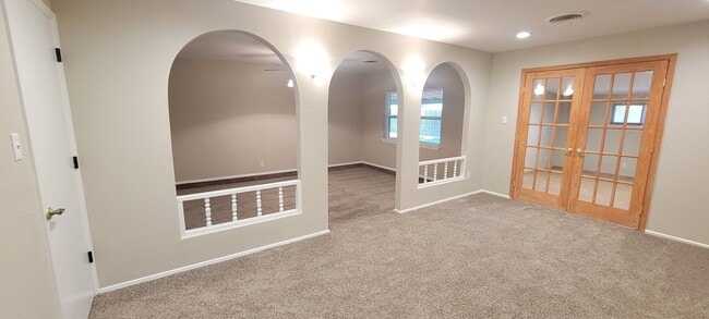 Building Photo - LARGE HOME IN NORTHEAST CLOVIS