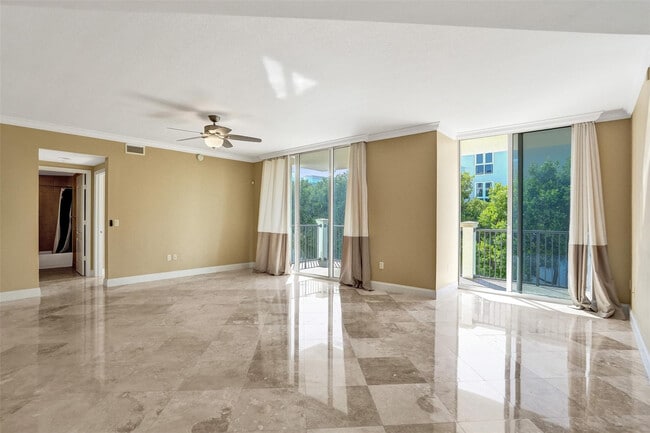 Building Photo - 101 S Ocean Dr