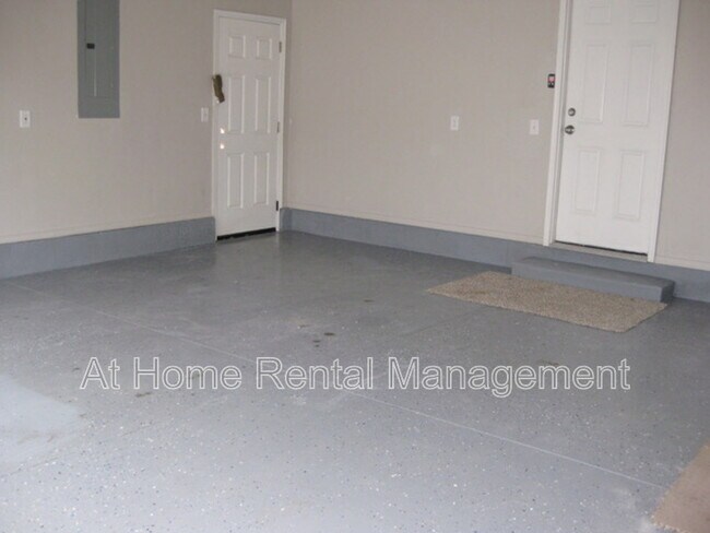 Building Photo - 9224 S Hudson Ave