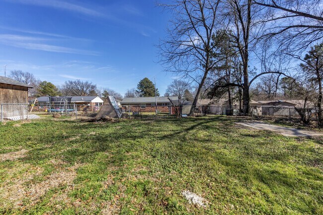 Building Photo - 8254 Whitebrook Dr