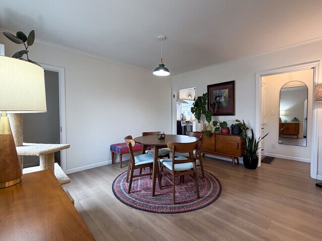 Building Photo - Spacious 2-Bedroom, 3-Bath Home in Spokane with Modern Comforts