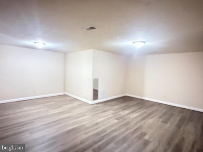Building Photo - 225 Deer Meadow Ln