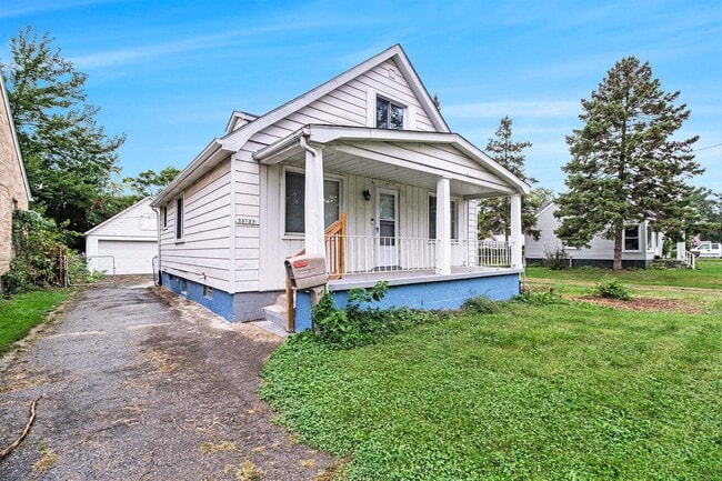 Building Photo - 23739 Cayuga Ave