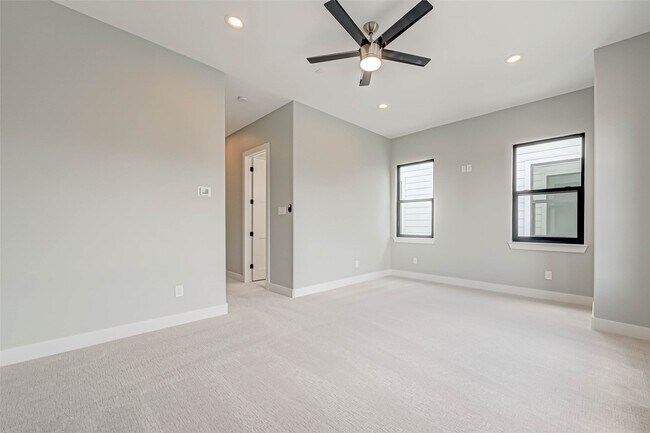 Building Photo - 3503 Anita St