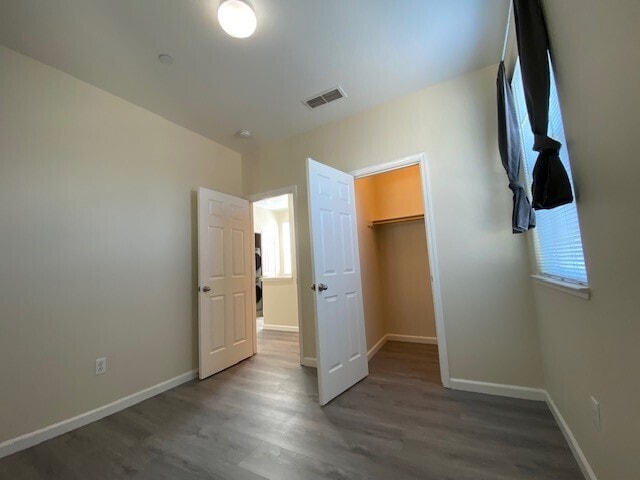Building Photo - Charming 3-Bedroom, 2.5-Bath, 1,453 Sq. Ft...