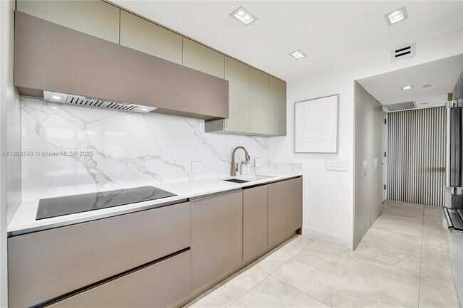 Building Photo - 19667 Turnberry Way