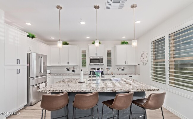 Building Photo - 5100 E Rancho Paloma Dr