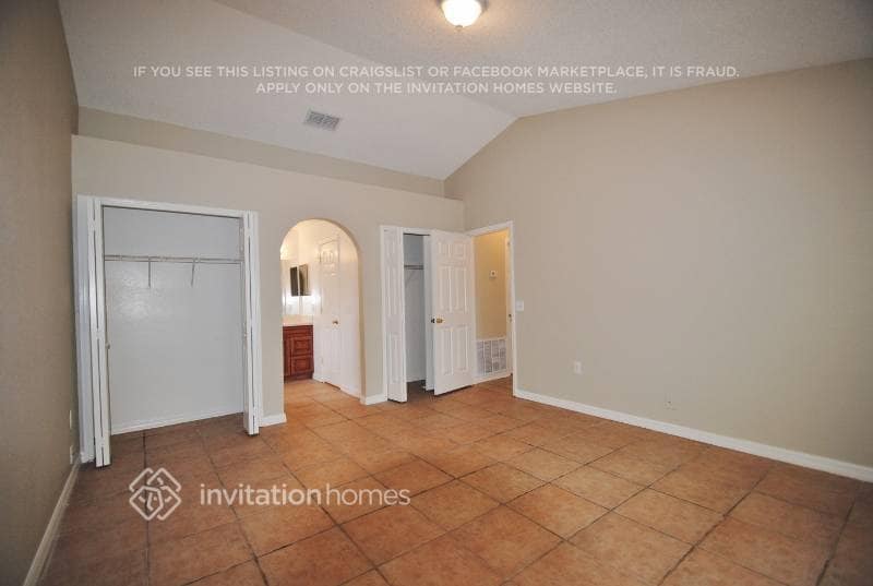 Building Photo - 6410 Golfview Ave