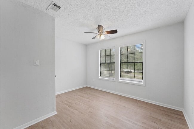 Building Photo - 18009 Split Oak Cir