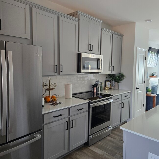 Building Photo - 347 Skylar Ct SE