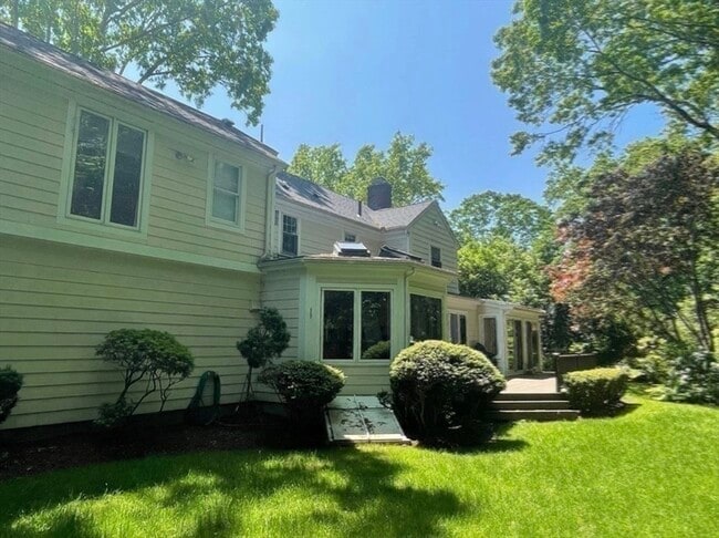 Building Photo - 124 Pilgrim Rd