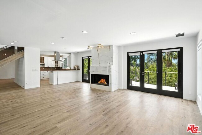 Building Photo - 5128 Llano Dr