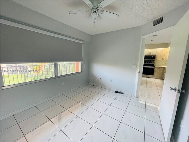 Building Photo - 571 SW 141st Ave