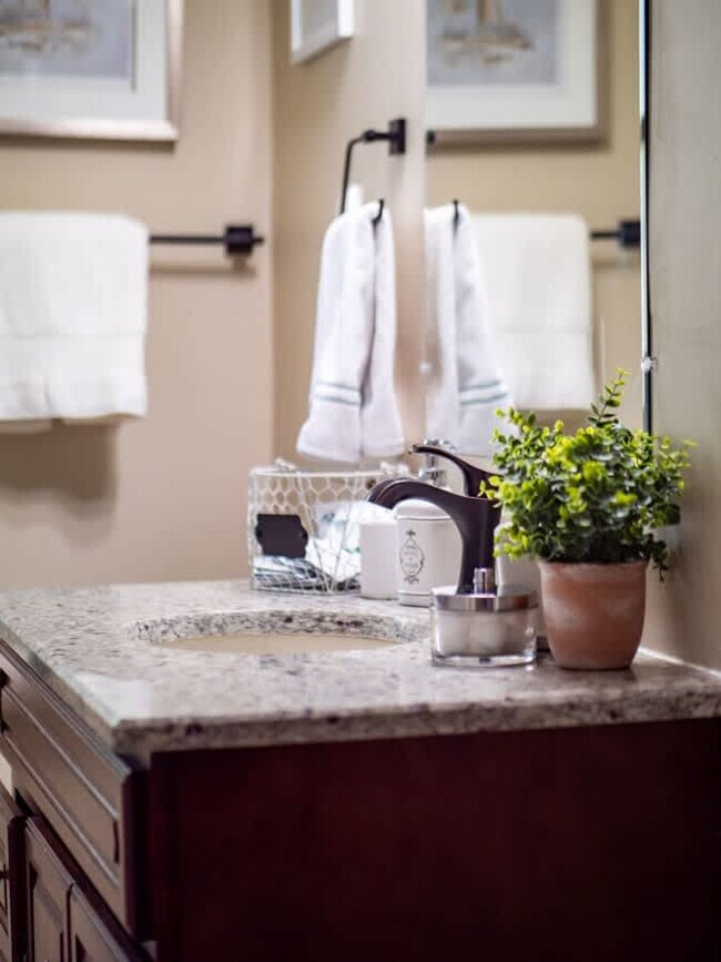 Building Photo - 3222 West Blvd