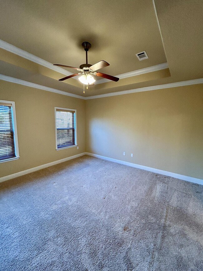 Building Photo - 80 S Knightsbridge Ct