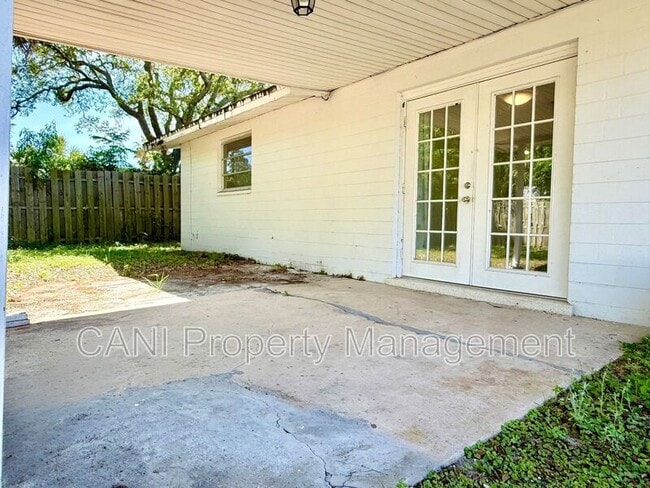 Building Photo - 1529 Culverhouse Dr