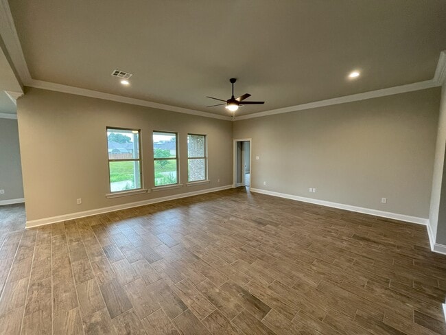 Building Photo - 118 Pne Lk Rd