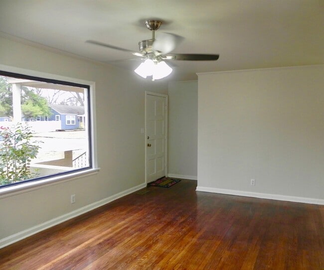 Building Photo - 4248 S Cincinnati Ave