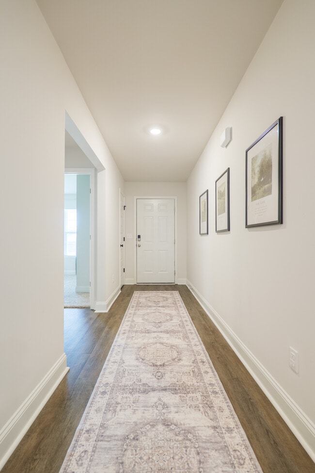 Building Photo - 3021 Reynolda Dr