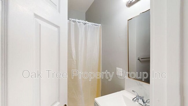 Building Photo - 1607 2nd Ave