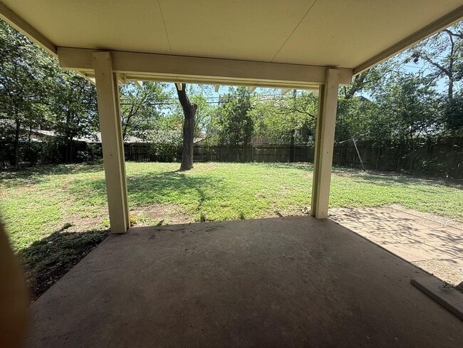 Building Photo - 2805 Ashdale Dr