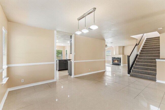 Building Photo - 1300 Chalk Ln