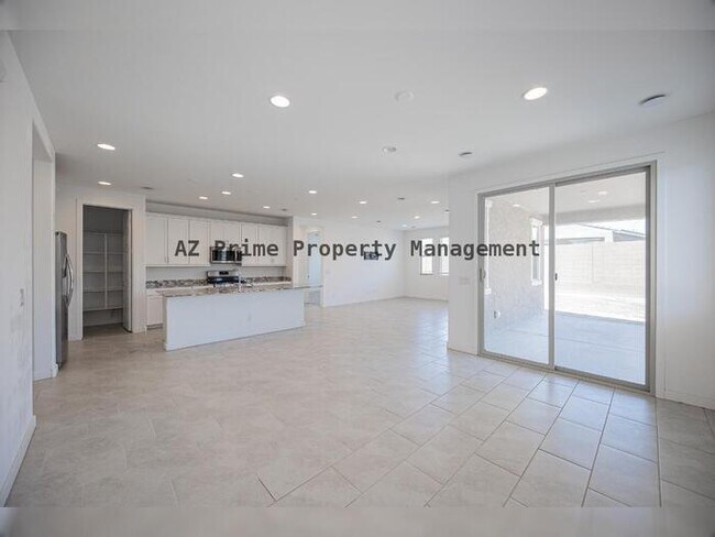 Building Photo - 4607 S 111th Dr