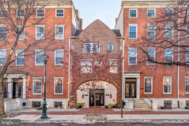 Building Photo - 1008 Spruce St